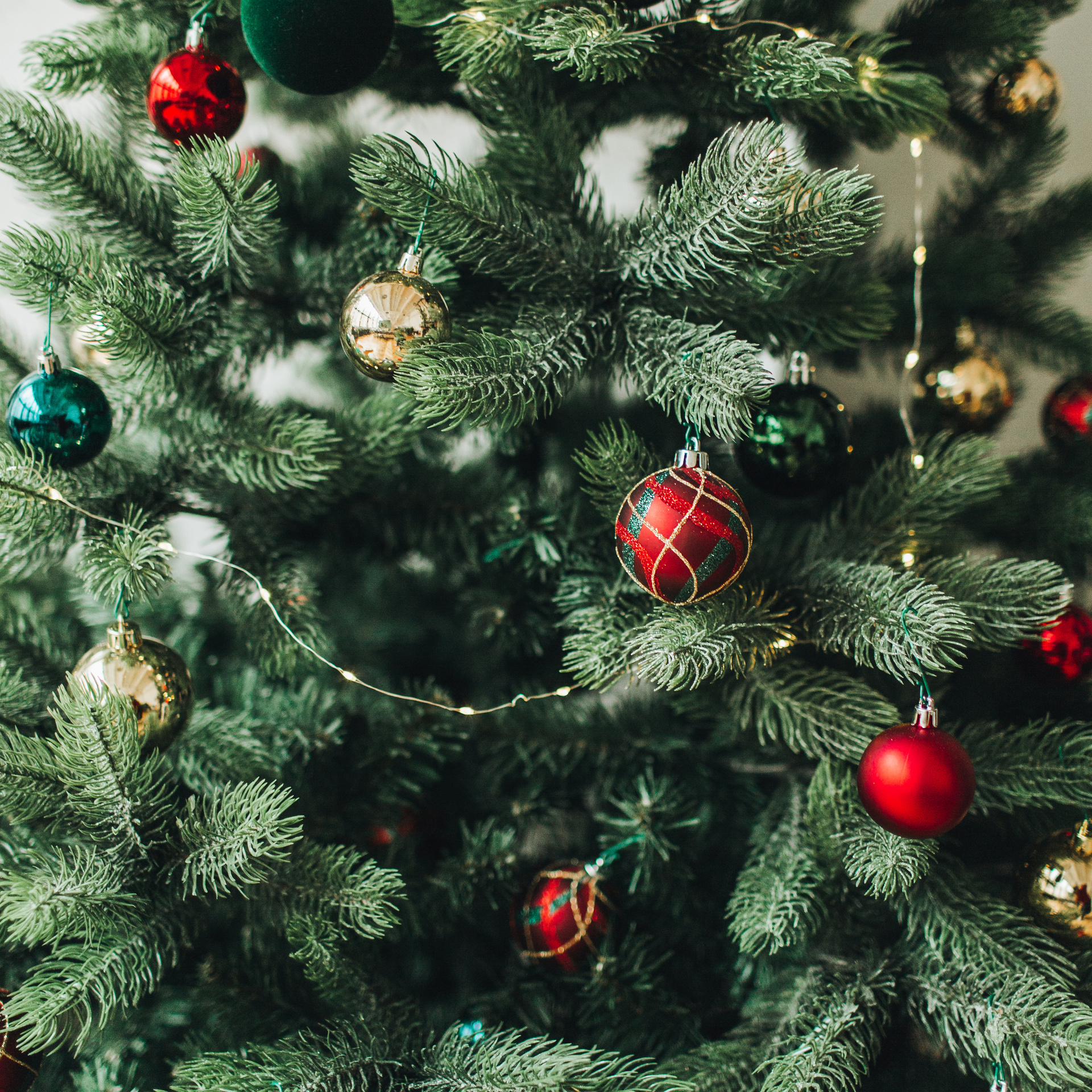 Christmas Tree with Colorful Decors